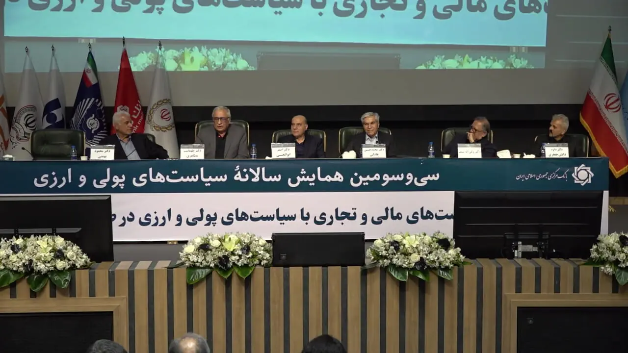 مظاهری: سیاستهای ارزی دولتها باعث افزایش نرخ ارز در بازار شد