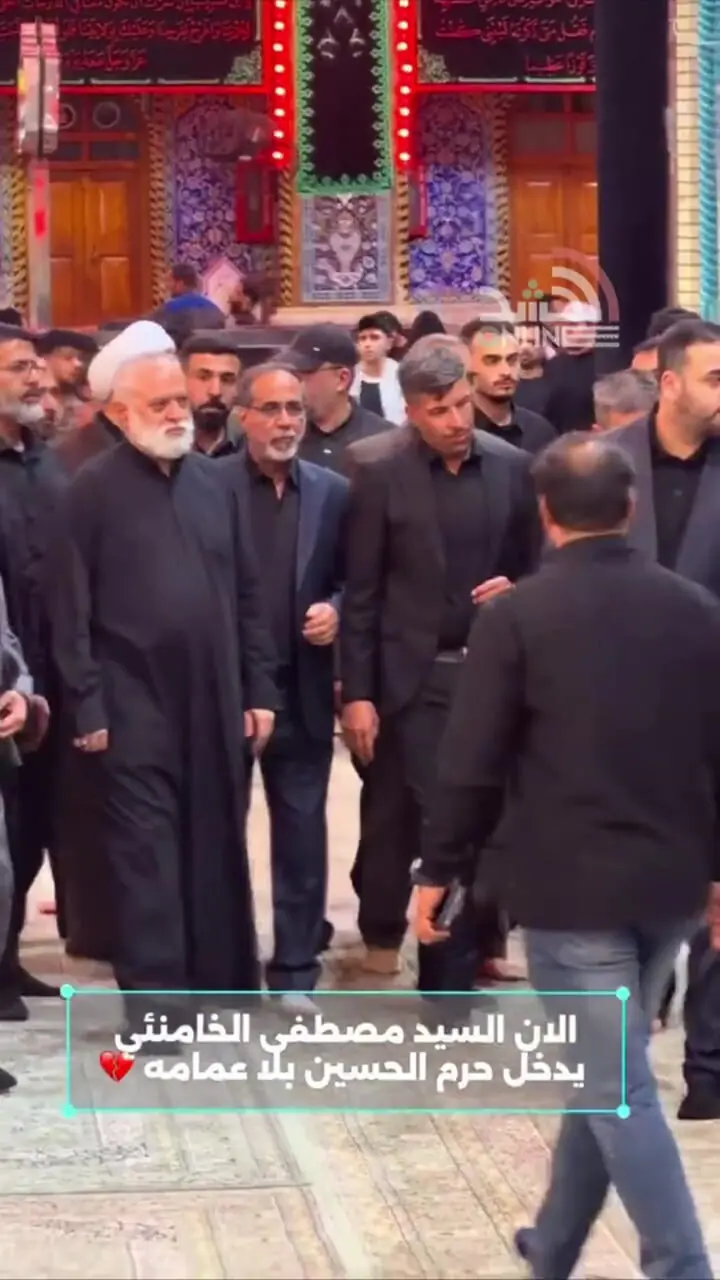 تصاویری از حضور فرزند ارشد رهبر شهید در حرم امام حسین (ع)