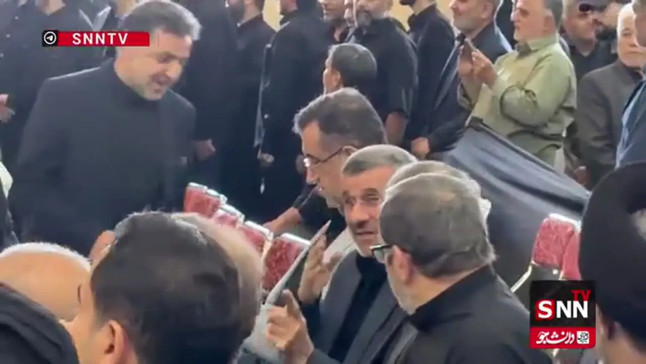 حضور احمدینژاد در مراسم گرامیداشت رهبر شهید